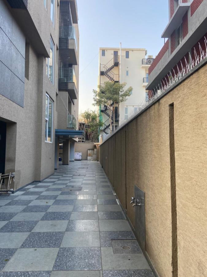 Art House Vasant Vihar New Delhi Bed and Breakfast Exterior foto